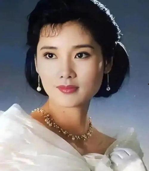 何赛飞的母亲照片